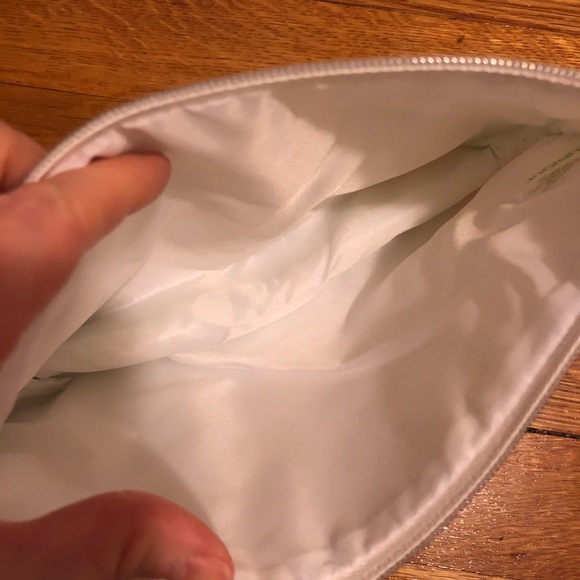 Clinique makeup pouch - Picture 3 of 3